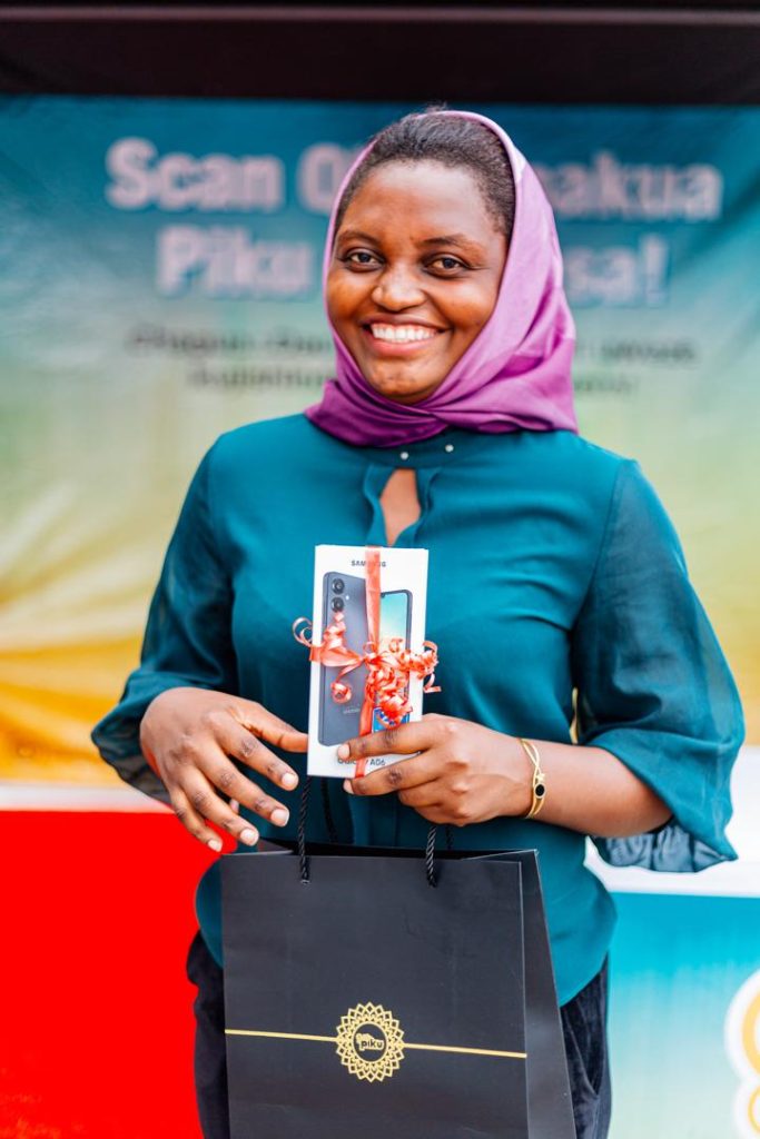 BIDHAA ZA ZAIDI YA MILIONI MBILI ZATOLEWA KWA WASHINDI WAWILI MNADA WA PIKU