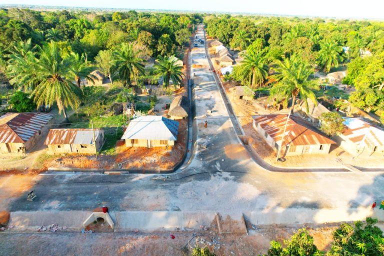 MHANDISI MATIVILA ARIDHISHWA NA UTEKELEZAJI WA MRADI WA BARABARA YA CHUMBI-KIEGELE