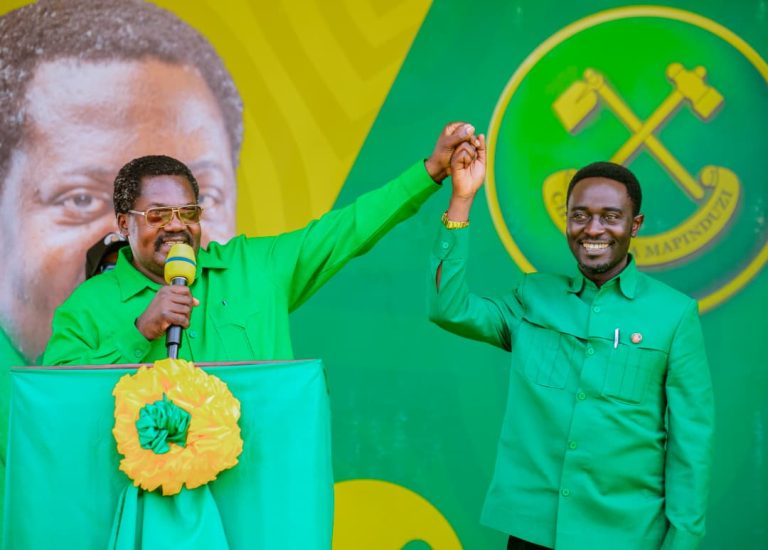 DKT. NCHIMBI AWAHUTUBIA WANANCHI WA JIMBO LA KAKONKO,KIGOMA