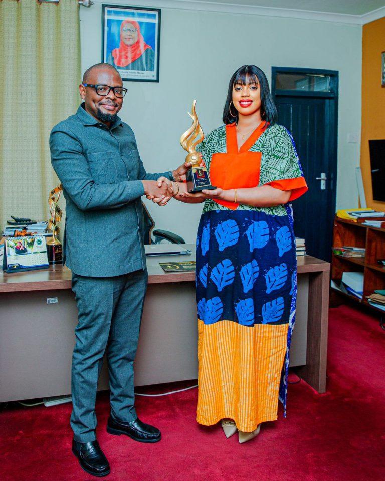 AGNESS SULEIMAN KAHAMBA (AGGYBABY ) ASHINDA TUZO YA MWIGIZAJI BORA WA KIKE WA TANZANIA MWAKA 2025 