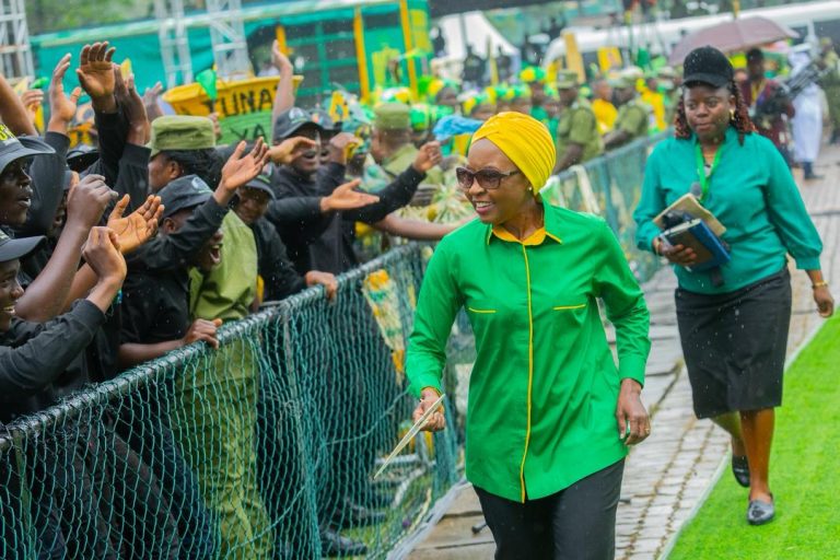 DKT. MIGIRO ATINGA UWANJA WA KAITABA KUMNADI DKT. SAMIA