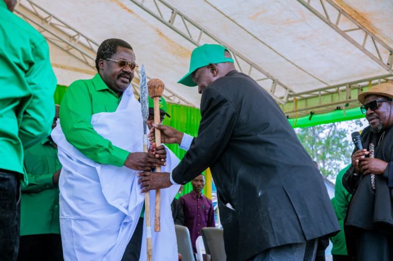DKT.NCHIMBI ATUA LITUHI NYASA-RUVUMA KUSAKA KURA ZA USHINDI WA KISHINDO ZA CCM