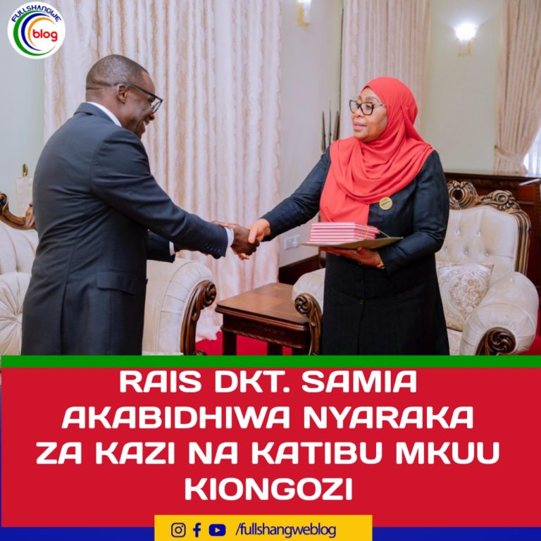 RAIS DKT. SAMIA AKABIDHIWA NYARAKA ZA KAZI NA KATIBU MKUU KIONGOZI