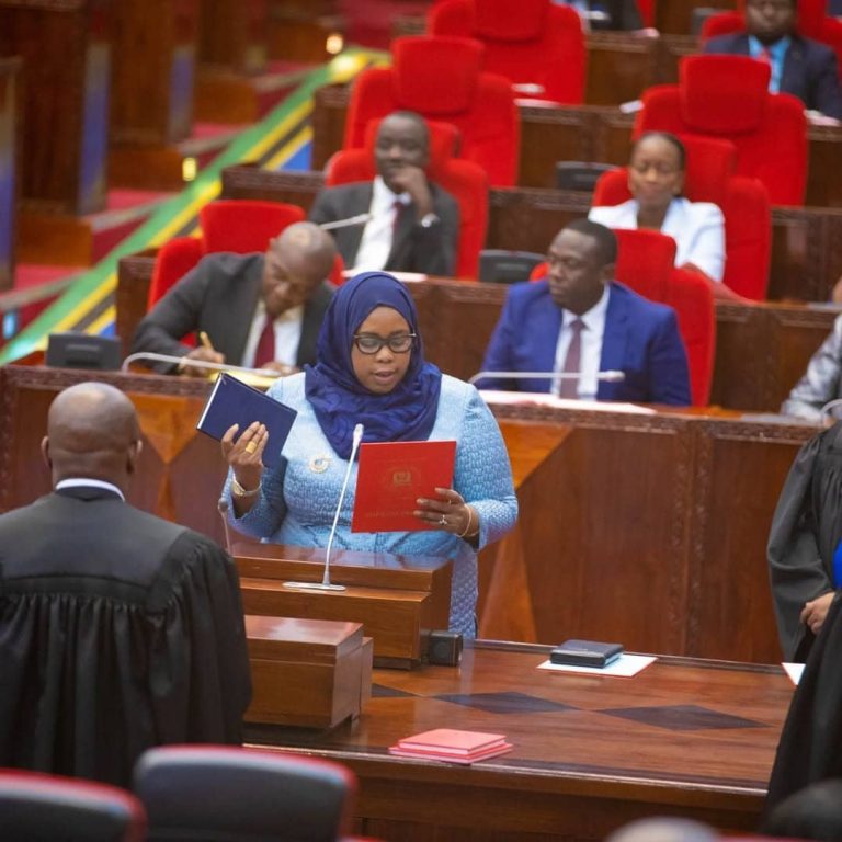 WANU AMEIR ALA KIAPO BUNGENI JIJINI DODOMA