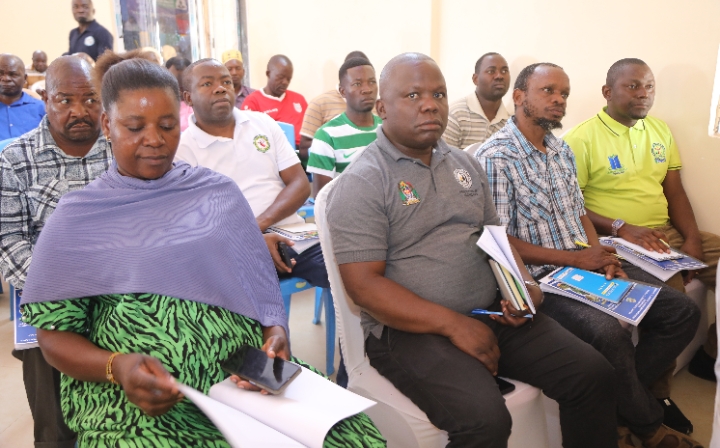 VIONGOZI WA AMCOS NA WAKULIMA WA ZAO LA KOROSHO WILAYANI TUNDURU WAMPONGEZA RAIS SAMIA KUENDELEA KUTOA RUZUKU YA PEMBEJEO KWENYE ZAO LA KOROSHO