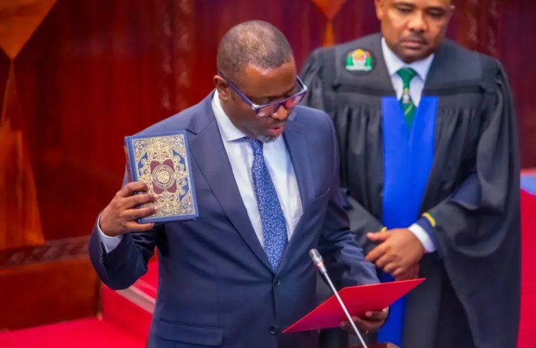 MWANASHERIA MKUU WA SERIKALI MHE. HAMZA S. JOHARI AAPISHWA KUWA MBUNGE