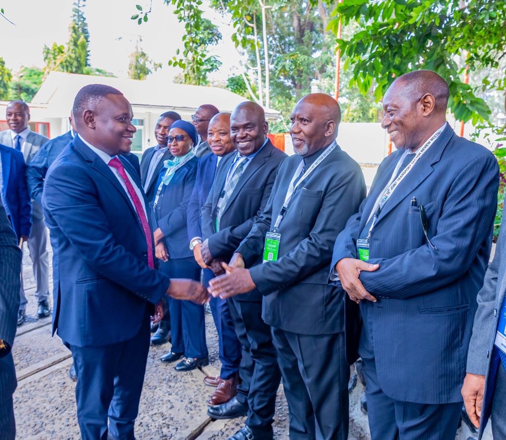 NAIBU WAZIRI WA UCHUKUZI AWATAKA WATENDAJI WAKUU WA SEKTA HIYO KUTIMIZA WAJIBU KWA WELEDI NA UZALENDO.