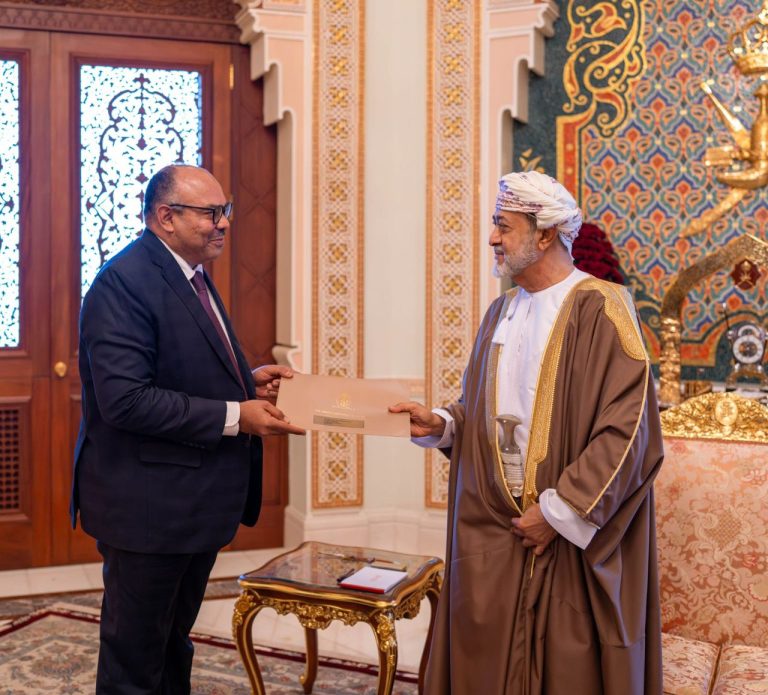 WAZIRI KOMBO AWASILISHA UJUMBE MAALUM WA RAIS SAMIA KWA SULTAN WA OMAN