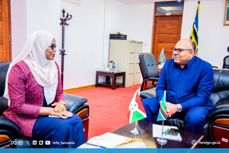 WAZIRI KOMBO AFANYA MAZUNGUNZO NA BALOZI WA BURUNDI