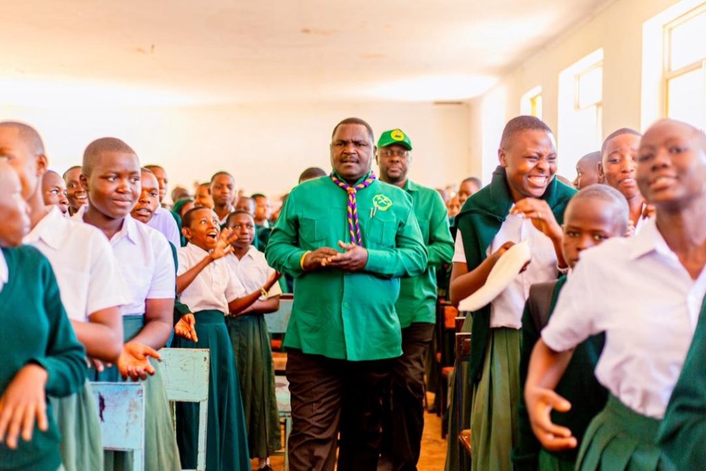 MWENYEKITI WAZAZI CCM TAIFA ATOA MAAGIZO MAZITO SEKONDARI YA HOMBOLO DODOMA