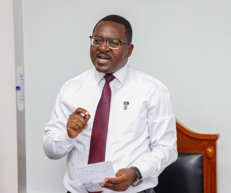 RC IRINGA ASISITIZA WANANCHI KUWALINDA WAKANDARASI NA VIFAA VYA UJENZI