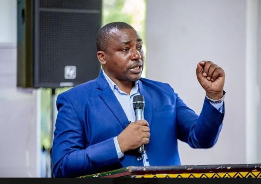 KATIBU TAWALA MKOA WA ARUSHA DKT TOBA NGUVILA AKABITHIWA RASMI OFISI 