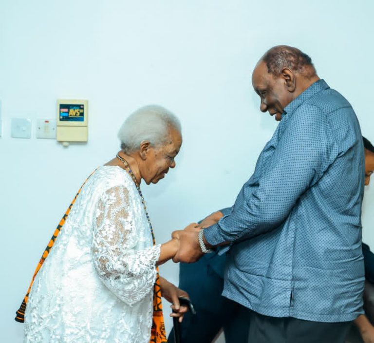 MAKAMU MWENYEKITI CCM BARA AKUTANA NA MAMA MARIA NYERERE MSASANI