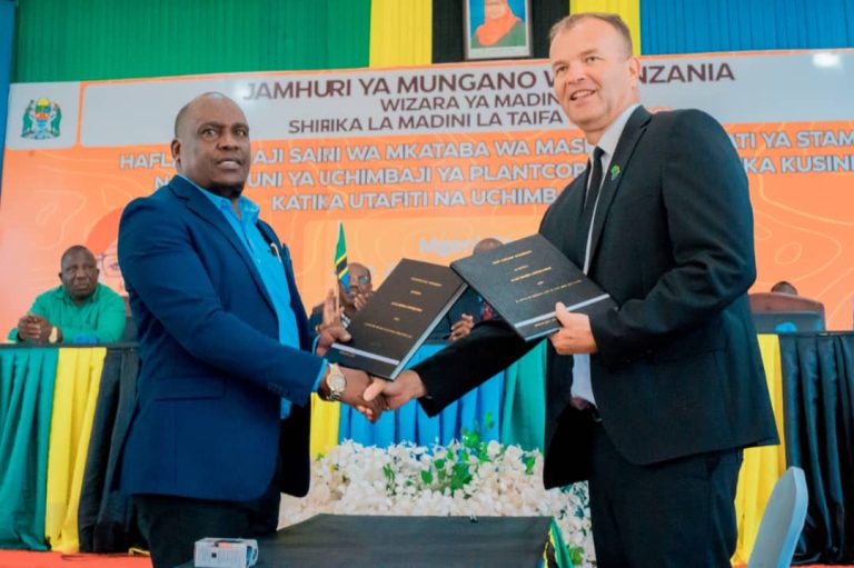 STAMICO YASAINI MKATABA WA UCHIMBAJI DHAHABU KIGOSI NA PLANTCOR MINING AND PLANT HIRE