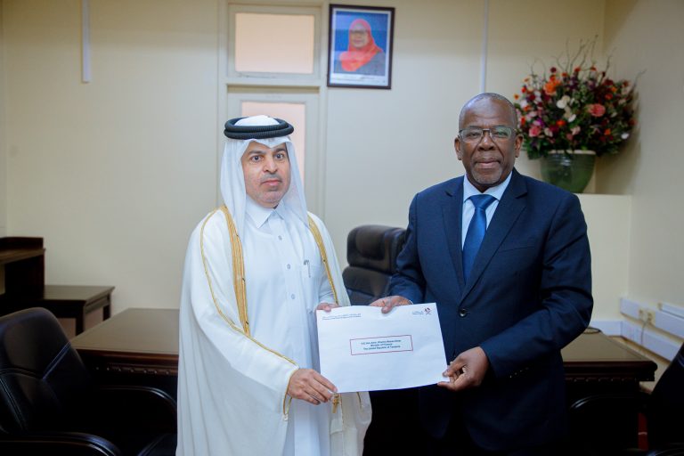 MHE. BALOZI OMAR APOKEA UJUMBE MAAALUM KUTOKA QATAR