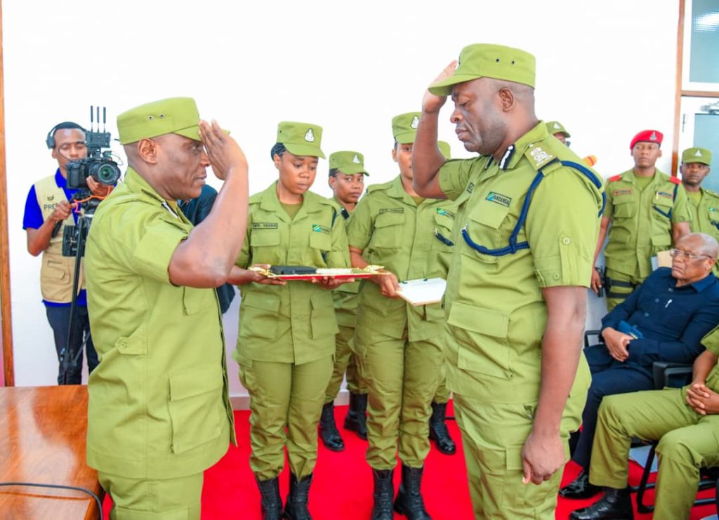 IGP WAMBURA ATOA MAAGIZO KWA KAMISHANA MKAMA