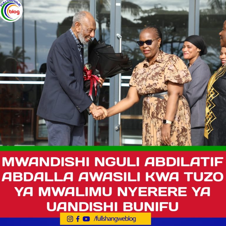 MWANDISHI NGULI ABDILATIF ABDALLA AWASILI KWA TUZO YA MWALIMU NYERERE YA UANDISHI BUNIFU