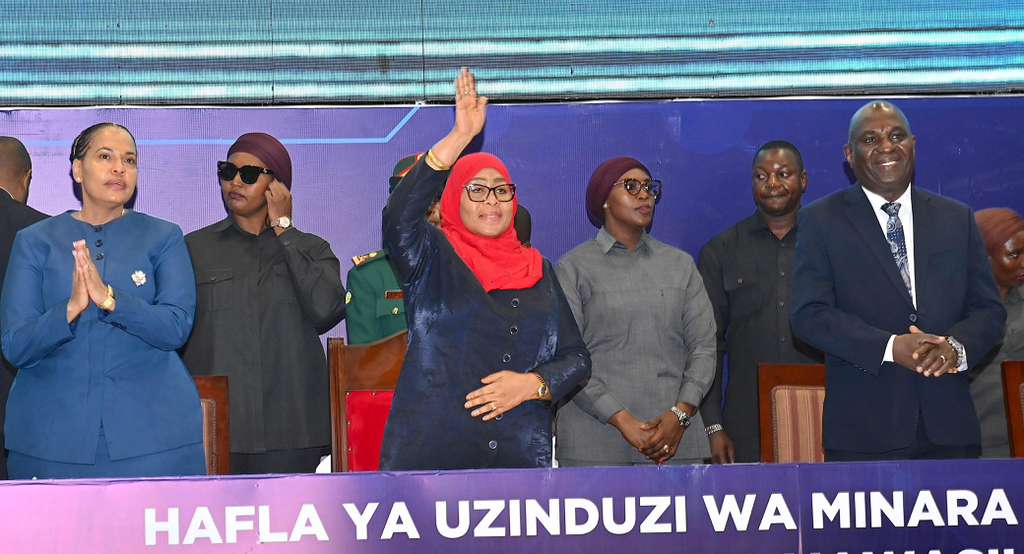 HABARI PICHA: RAIS SAMIA AKIWA KWENYE HAFLA YA UZINDUZI WA MINARA 758