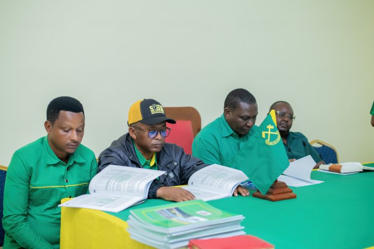 CCM MANYARA YAKEMEA MAKUNDI NDANI YA CHAMA,YASISITIZA UMOJA NA KAZI