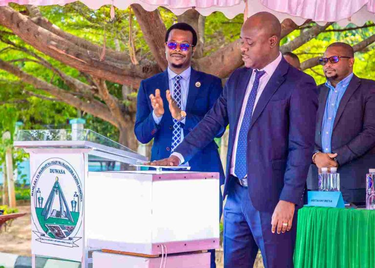 WAZIRI AWESO ATOA AGIZO KALI KUDHIBITI MAJI YASIYOLIPIWA