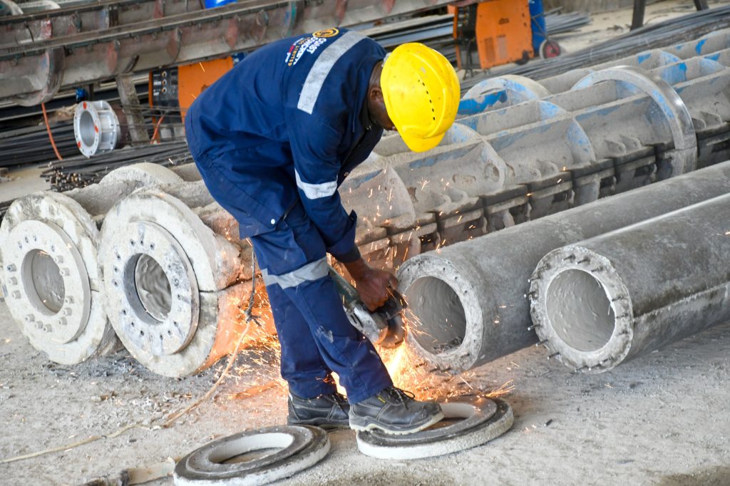 KIONGOZI WA MWENGE ASIFU KIWANDA CHA NGUZO ZA ZEGE KWA KUOKOA MAZINGIRA BAGAMOYO