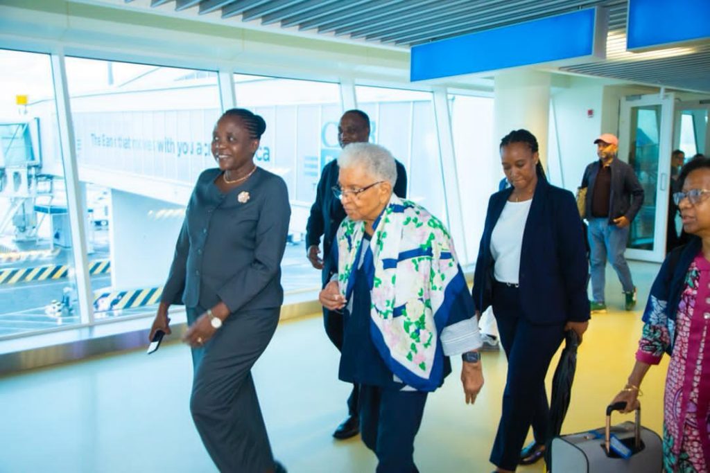 RAIS WA ZAMANI WA LIBERIA AWASILI NCHINI TANZANIA KWA ZIARA YA KIKAZI