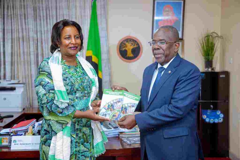 WAZIRI WA FEDHA NA RC DODOMA WAANGAZIA FURSA ZA KIUCHUMI DODOMA