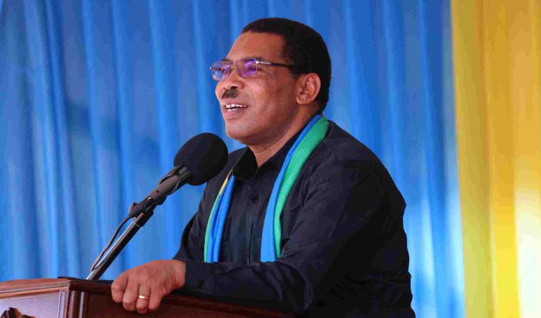 HABARI PICHA:WAZIRI MKUU AWAHUTUBIA WANANCHI MVUMI MISHENI DODODMA