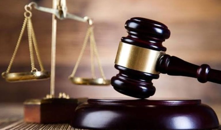 MKUSANYA MAPATO BUMBULI AFIKISHWA MAHAKAMANI KWA TUHUMA ZA RUSHWA NA UHUJUMU UCHUMI