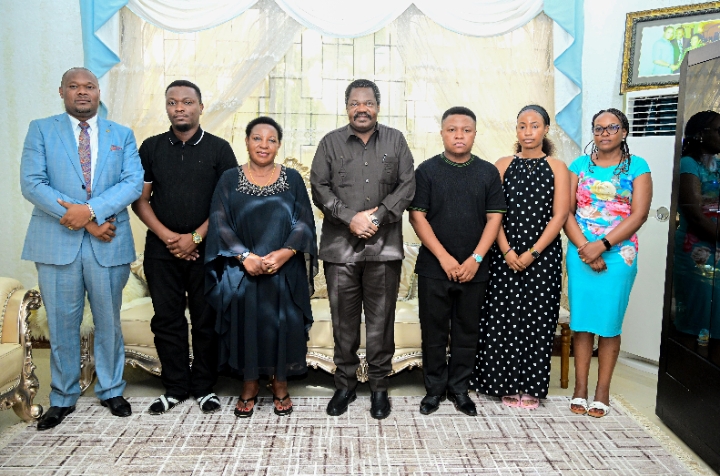 MAKAMU WA RAIS AITEMBELEA NA KUIFARIJI FAMILIA YA MAREHEMU LUKUVI
