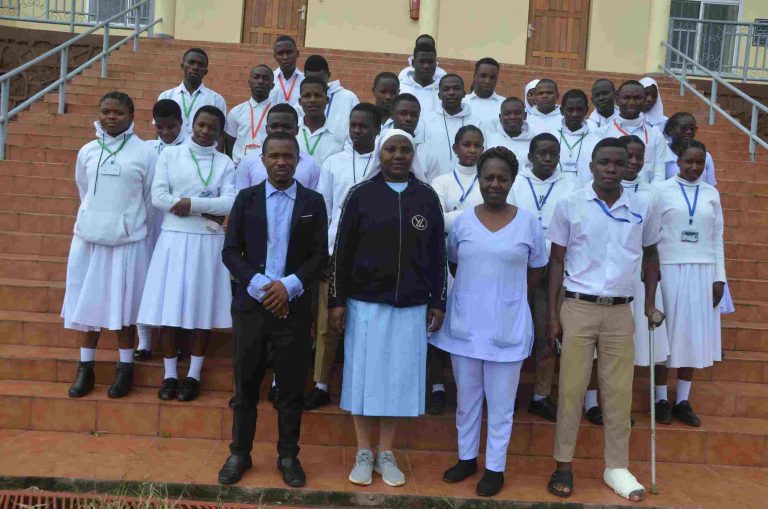 WANAFUNZI WA UKUNGA, UUGUZI NA UTABIBU CHUO CHA AFYA LITEMBO WAIOMBA SERIKALI MIKOPO KUTIMIZA NDOTO ZAO