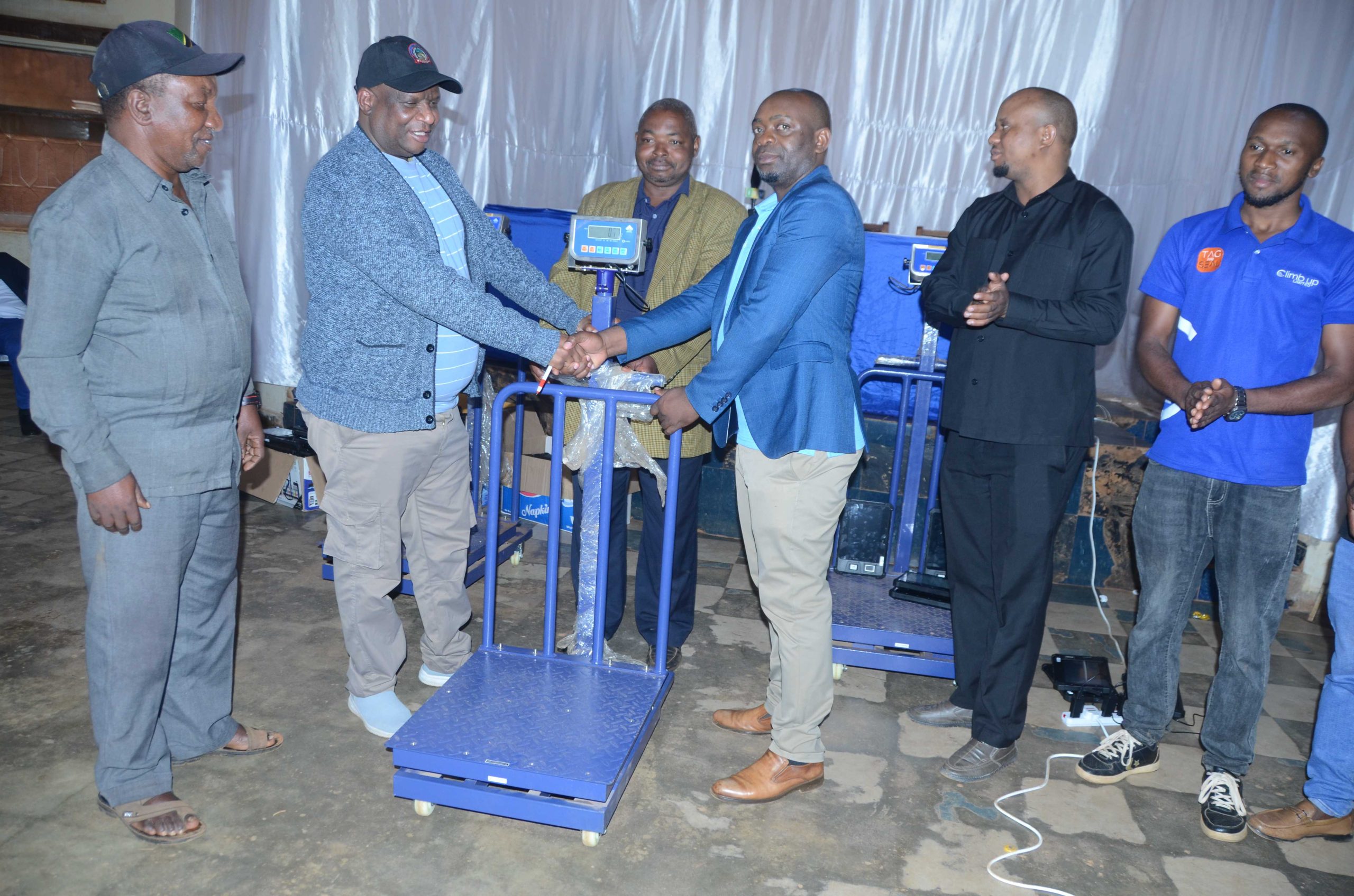 VIONGOZI WA AMCOS MBINGA WAJENGEWA UWEZO MATUMIZI YA MIZANI ZA KIDIJITALI KABLA YA MSIMU WA KAHAWA