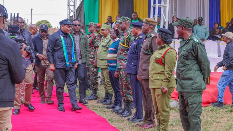WAZIRI MKUU ARIDHISHWA NA UJENZI WA BARABARA YA MTILI–IFWAGI, AAGIZA KUHARAKISHWA KWA SEHEMU ZILIZOSALIA