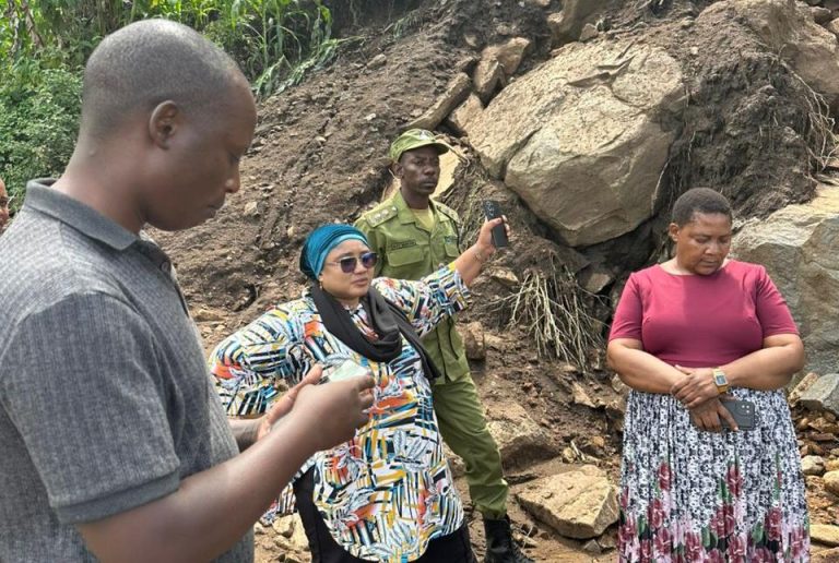DC RUKIA ATEMBELEA KAMATI ZILIZOATHIRIKA NA MVUA