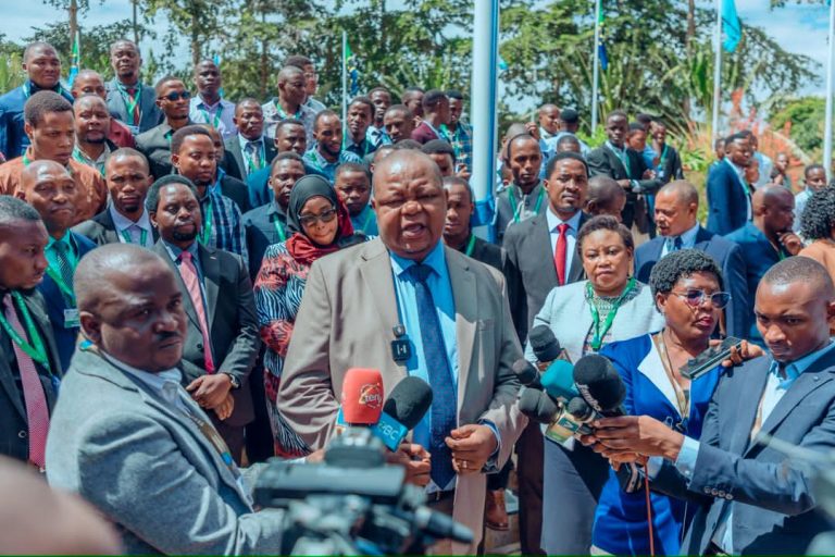WALIMU 150 WA AMALI WALIOHUDHURIA MAFUNZO INDIA WAREJEA, PROF. SHEMDOE AMSHUKURU RAIS SAMIA KWA KUIDHINISHA FEDHA