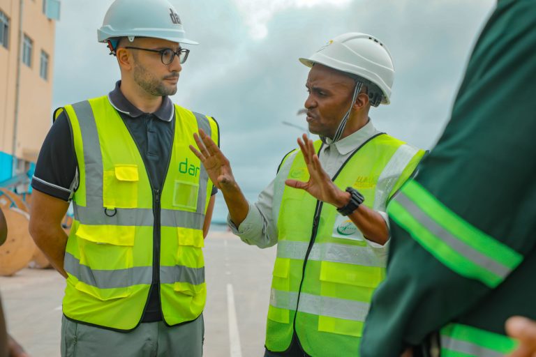 DC KILWA AIPONGEZA TANESCO KWA KUJIPANGA KUFIKISHA UMEME KATIKA BANDARI YA UVUVI – KILWA