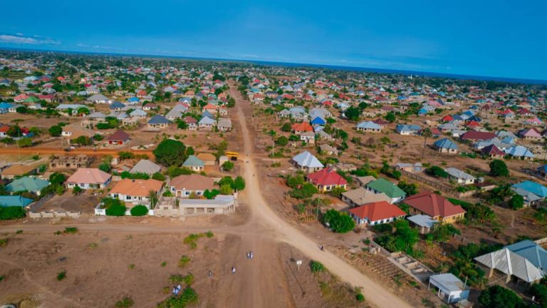 ZAIDI YA BILIONI 33 ZA MRADI WA TACTIC KUJENGA BARABARA, MASOKO NA FUKWE   TANGA JIJI