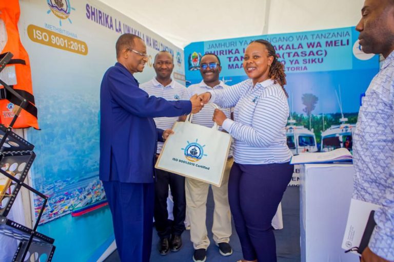 NAIBU KATIBU MKUU ATEMBELEA NANENANE KUJIONEA MAANDALIZI YA MAADHIMISHO YA SIKU YA ZIWA VICTORIA