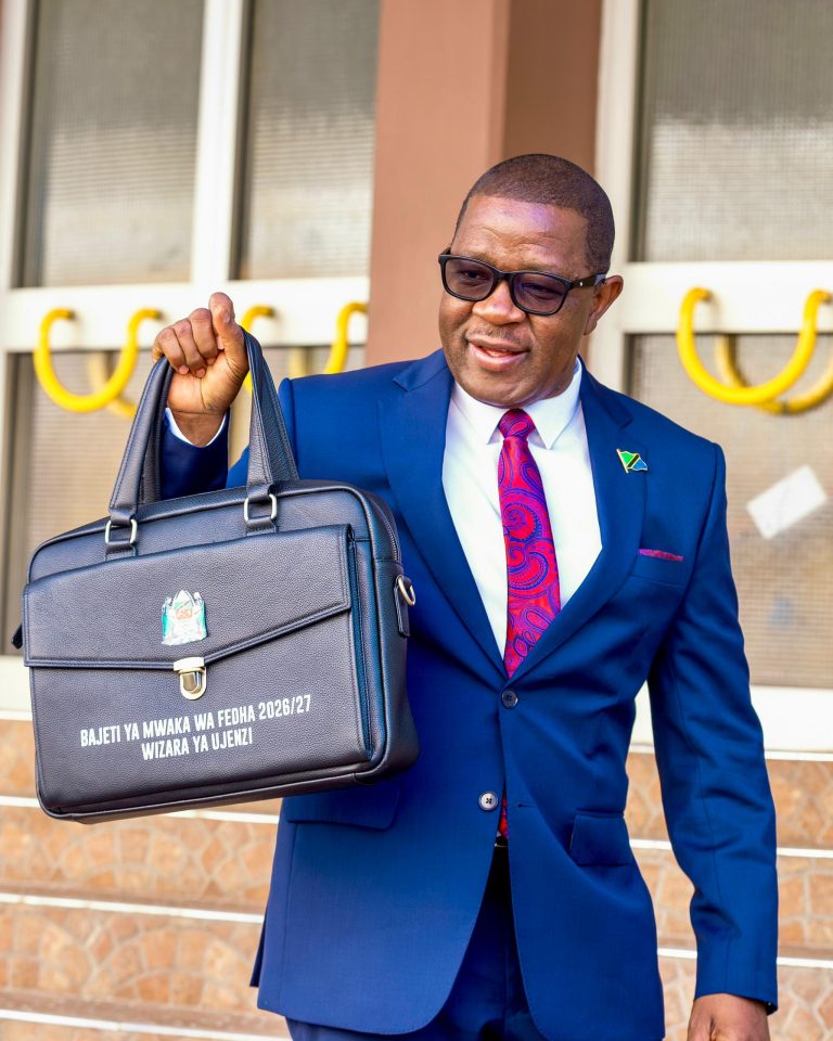 ULEGA AWASILI BUNGENI KUWASILISHA BAJETI YA WIZARA YA UJENZI 2026/2027