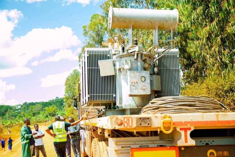 TANESCO YAONGEZA NGUVU YA UMEME NGARA KWA KUFUNGA TRANSFORMA MPYA