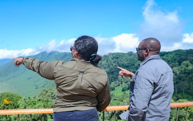 WAMERUDI NYUMBANI BINADAMU ALIPOANZIA