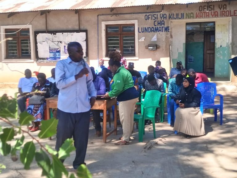 DIWANI KIKOTI ASIKILIZA KERO ZA WANANCHI NA ATOA TAARIFA ZA MIRADI MIKUBWA INAYOTEKELEZWA LUNDAMATWE
