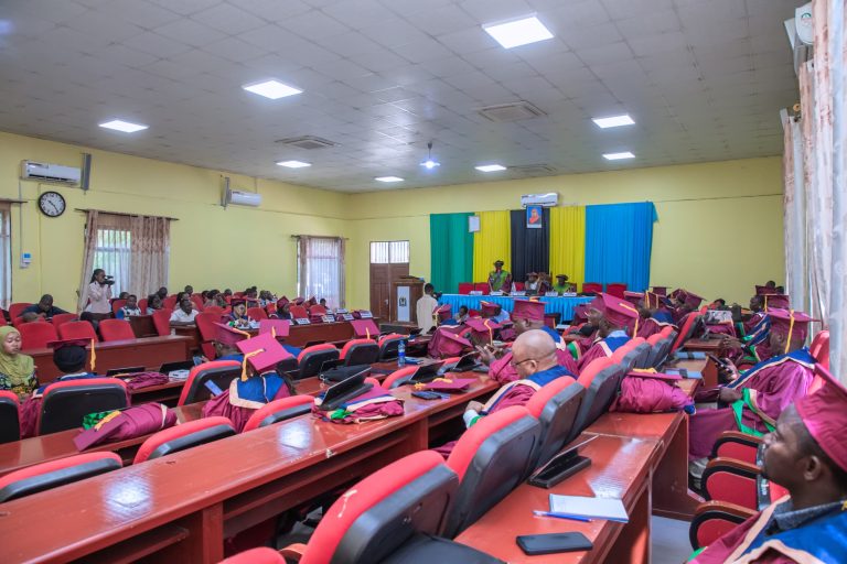 BARAZA LA MADIWANI JIJI LA DODOMA LAWAFUKUZA KAZI WATUMISHI WATATU NA MMOJA KUSHUSHWA CHEO