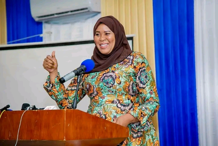 TUMUUNGE MKONO DK. BATILDA BURIAN UJENZI KITUO CHA TIBA YA MOYO KCMC