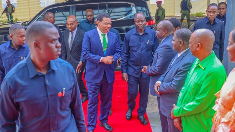 WAZIRI MKUU MGENI RASMI KONGAMANO LA WADAU WA MAZINGIRA, MIAKA 40 YA NEMC