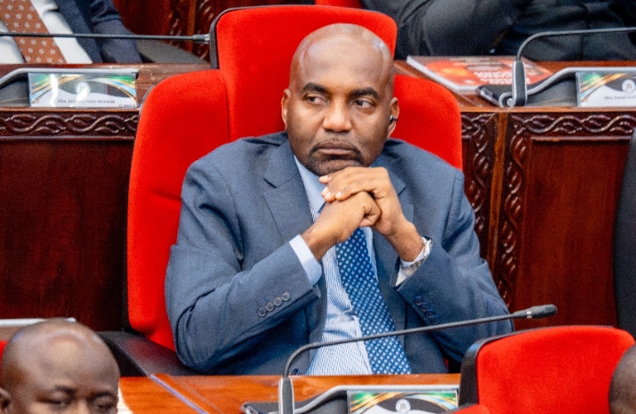 VIONGOZI OFISI YA MAKAMU WA RAIS WAKISHIRIKI KIKAO CHA BUNGE