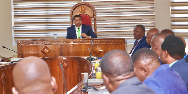 WAZIRI MKUU AKUTANA NA WABUNGE WA MIKOA YA MWANZA, MARA NA SIMIYU