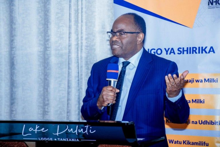 KUSANYENI KODI NA MADENI BILA KUOGOPA MTU YEYOTE”-DKT AKWILAPO