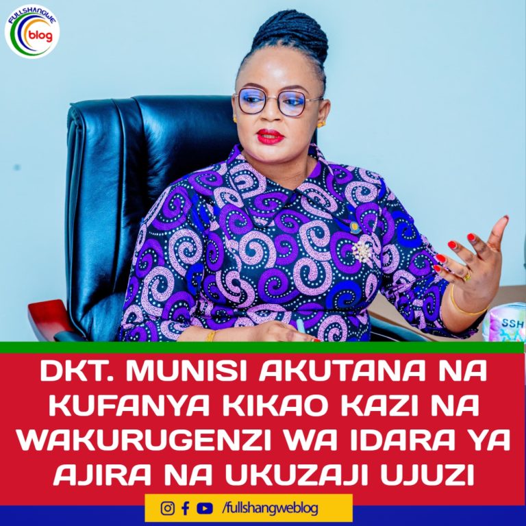 DKT. MUNISI AKUTANA NA KUFANYA KIKAO KAZI NA WAKURUGENZI WA IDARA YA AJIRA NA UKUZAJI UJUZI
