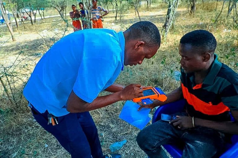 WAKULIMA WA PAMBA IGUNGA WAJITOKEZA KWA WINGI KUFUNGUA AKAUNTI